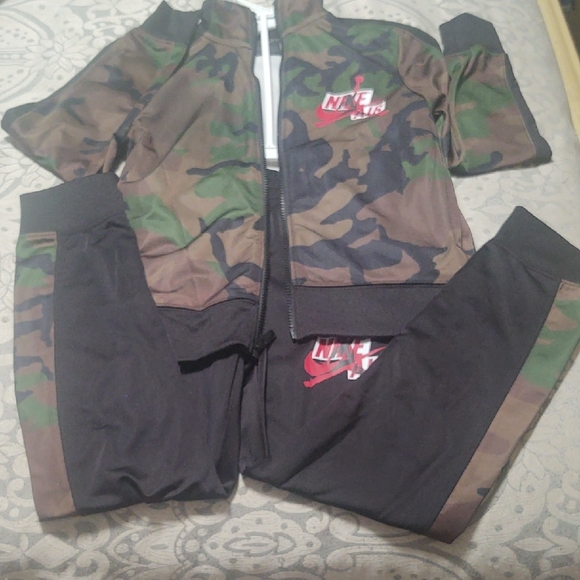 Nike Boy's Camo Jacket and Pants Set NWOT - Picture 8 of 14